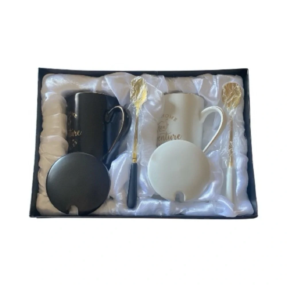 NWT-HOUSE WARMING GIFT-Elegant Black and White Mug Set with Gold Spoons